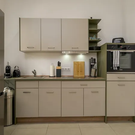 Sweethome - Luxus Pur - Große Küche, Terrasse, Stellplatz, Wifi Halle (Saale)